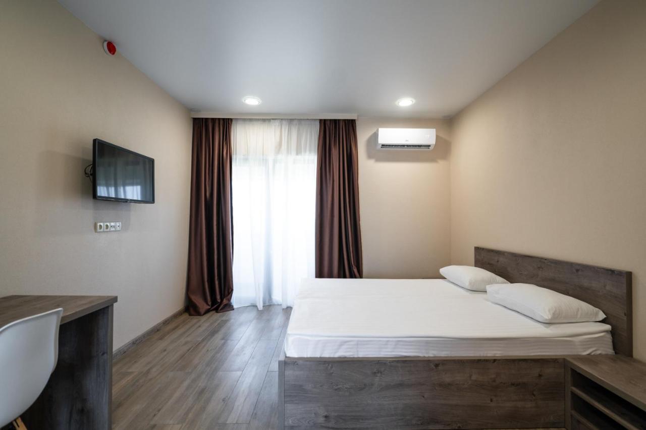 Weekend Family Hotel Каролино-Бугаз Экстерьер фото