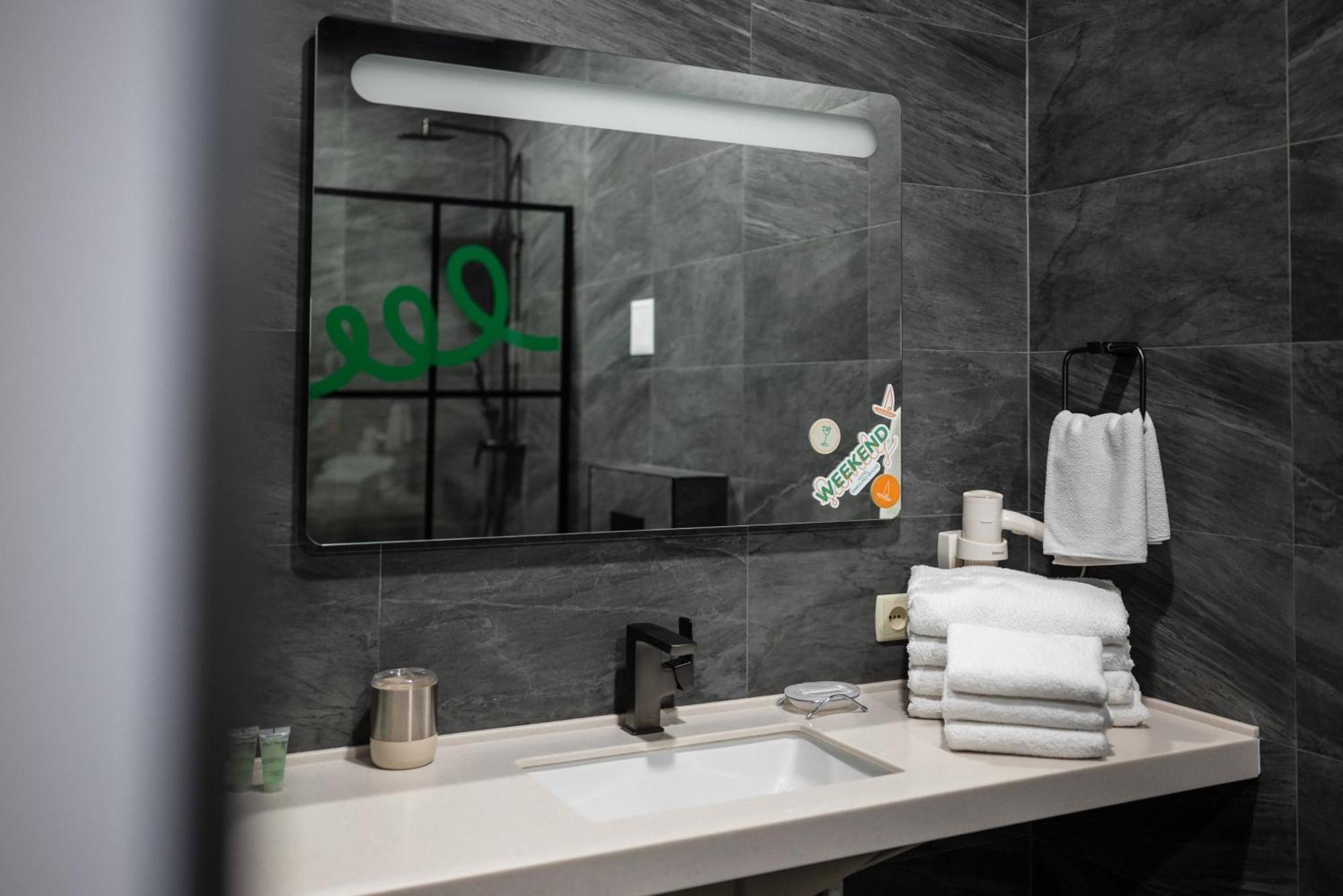 Weekend Family Hotel Каролино-Бугаз Экстерьер фото